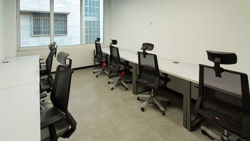 صندلی اشتراکی روزانه در اتاق