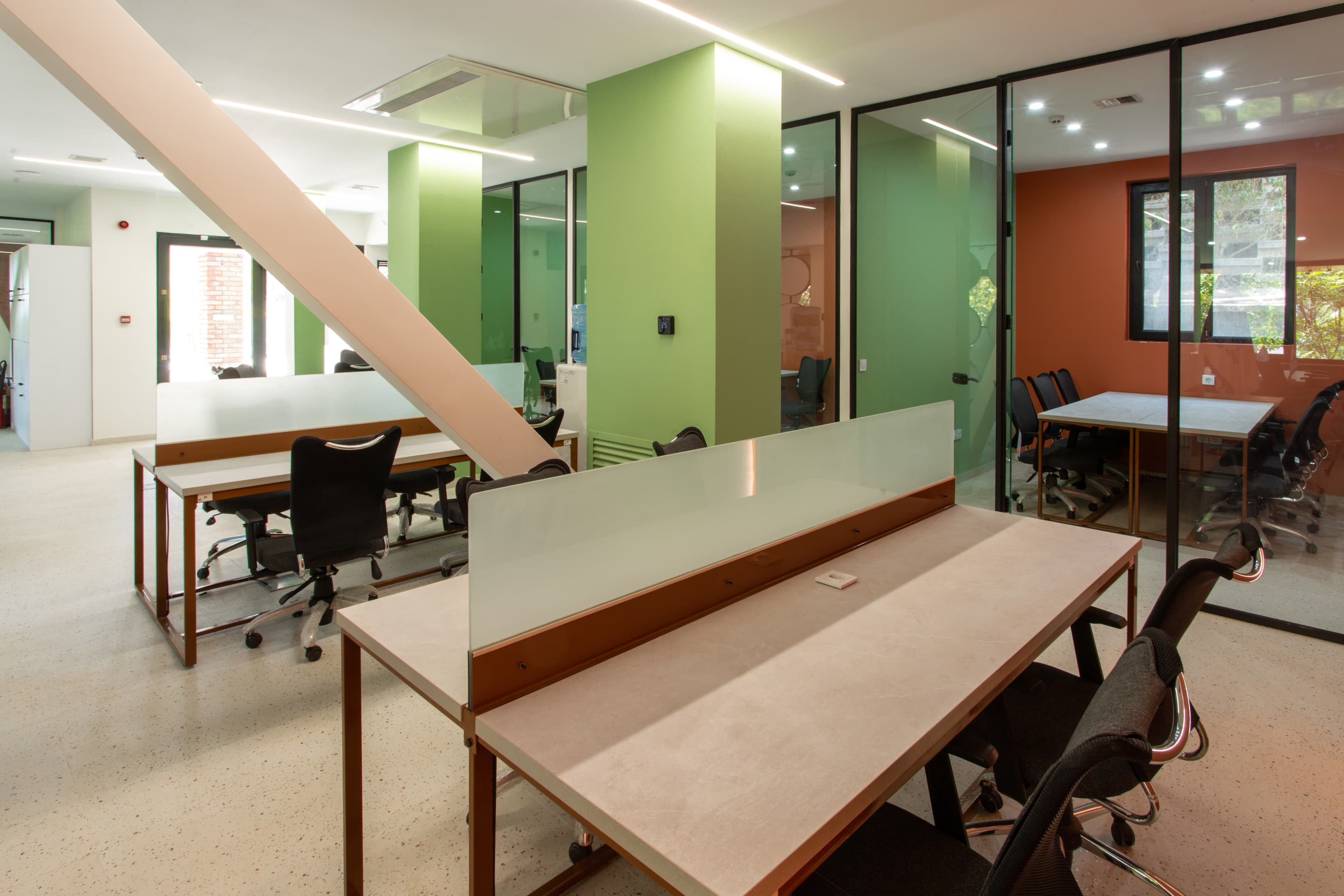 صندلی اشتراکی روزانه Vip